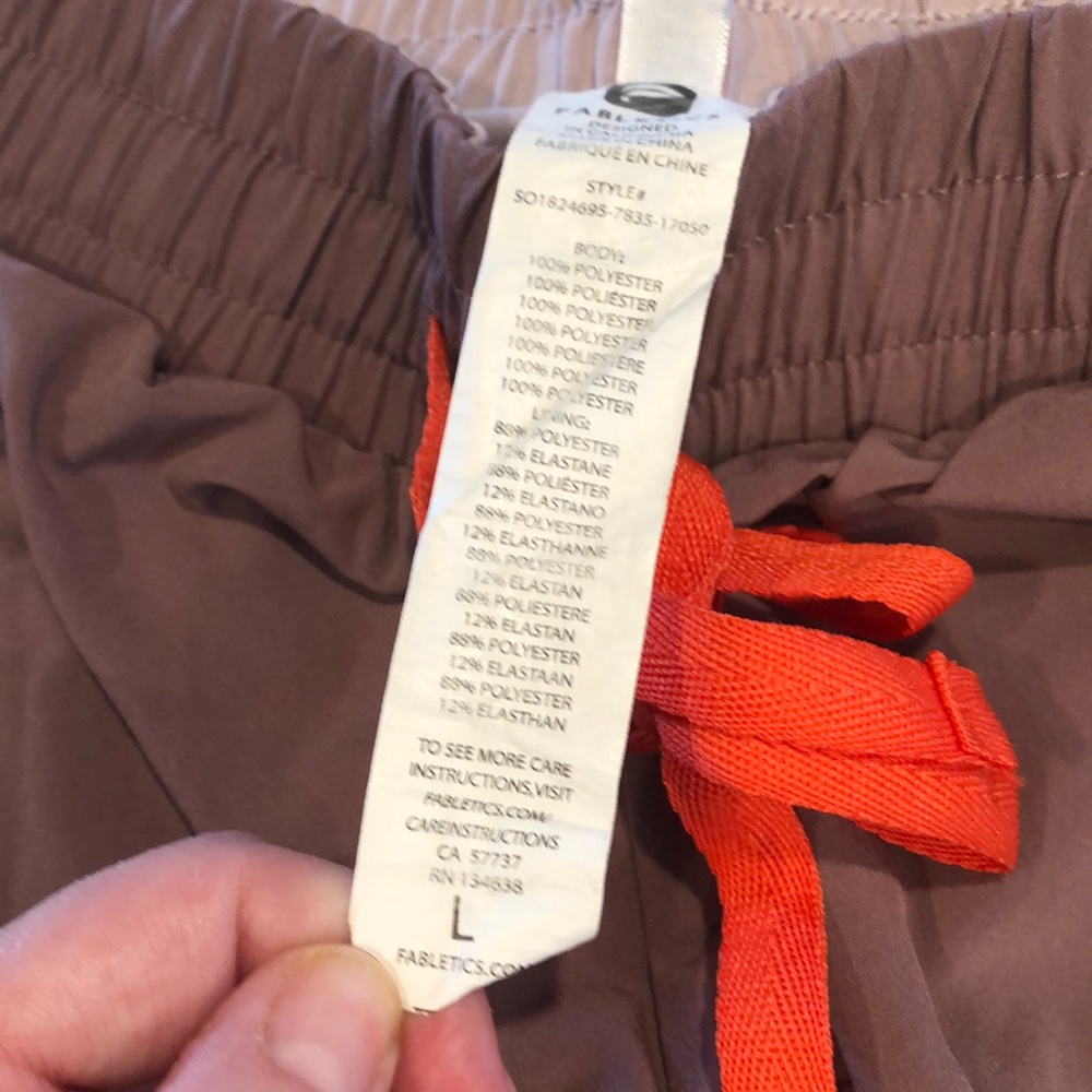 Fabletics shorts lined - Picture 4 of 7